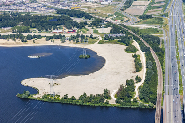 Almeerderstrand met zone voor festivals en evenementen